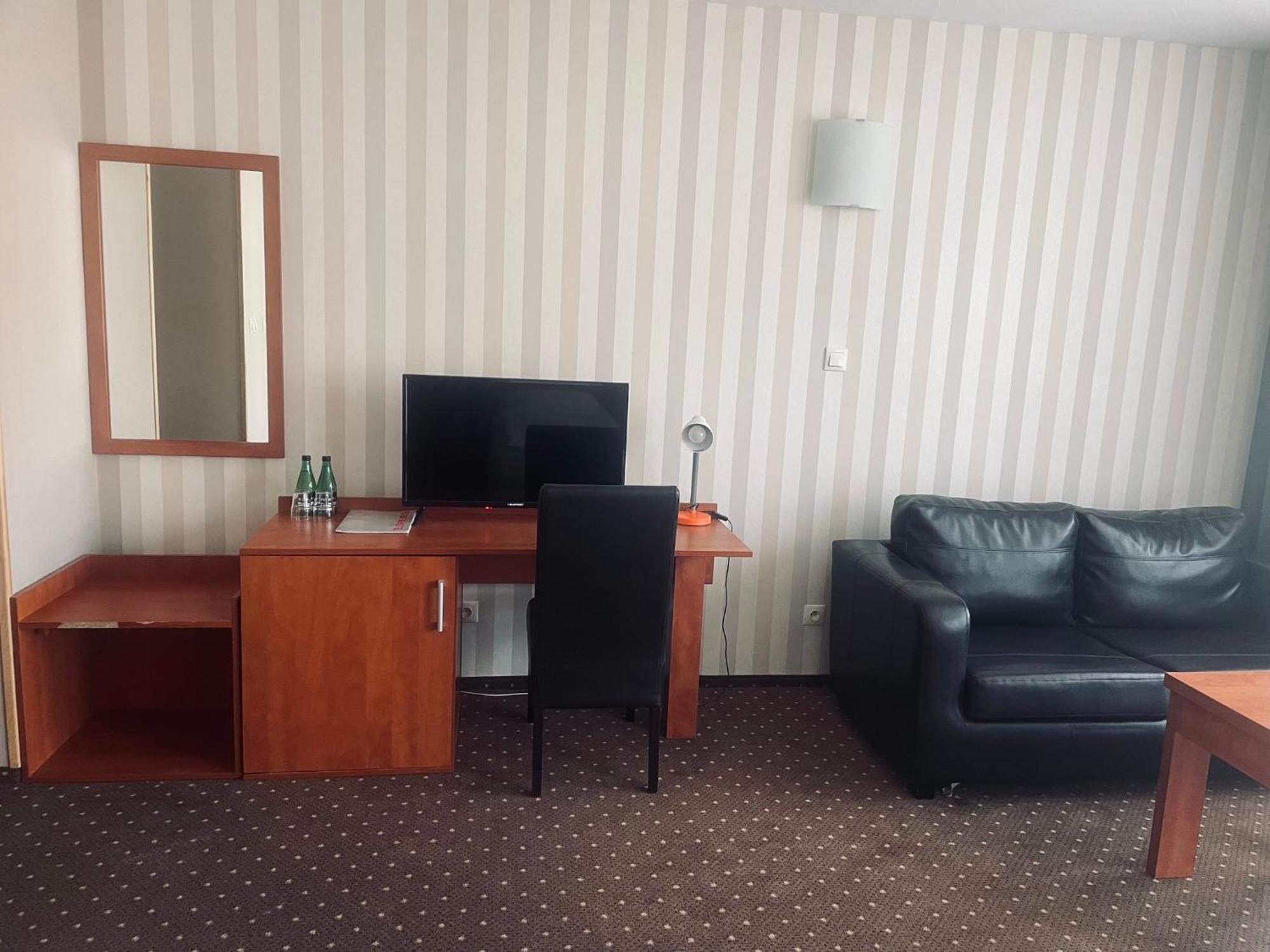 Papaver Hotel Ślesin Dış mekan fotoğraf