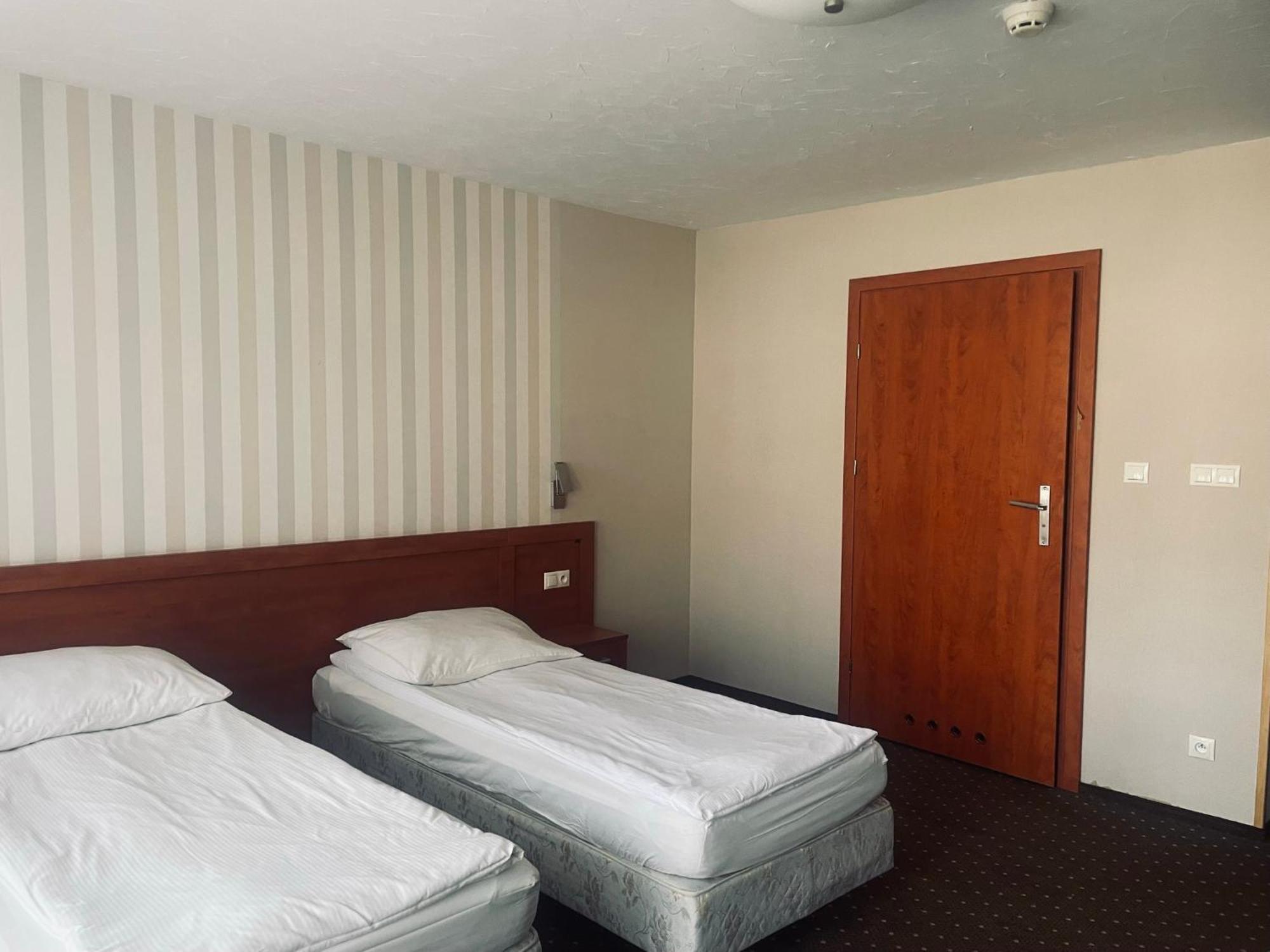 Papaver Hotel Ślesin Dış mekan fotoğraf