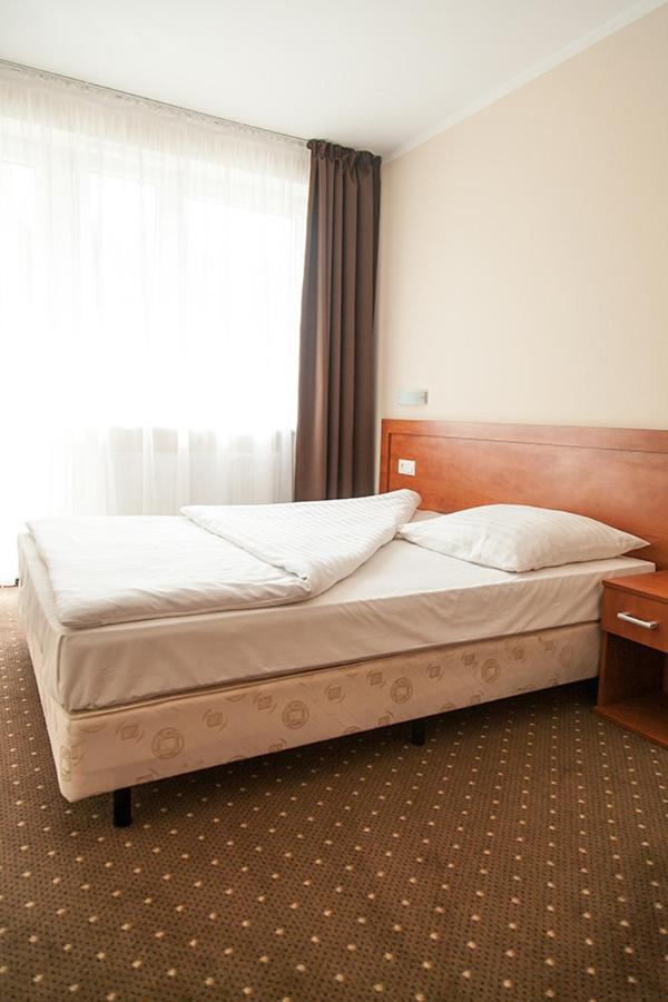 Papaver Hotel Ślesin Dış mekan fotoğraf