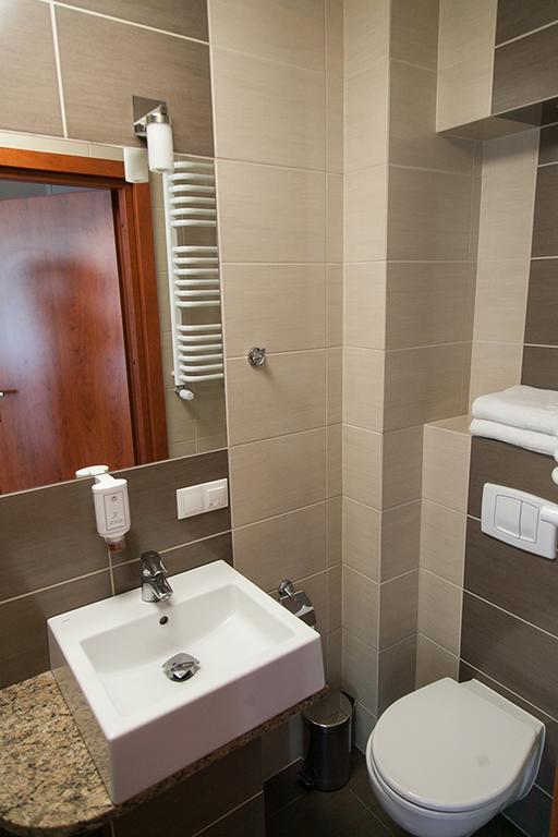Papaver Hotel Ślesin Dış mekan fotoğraf